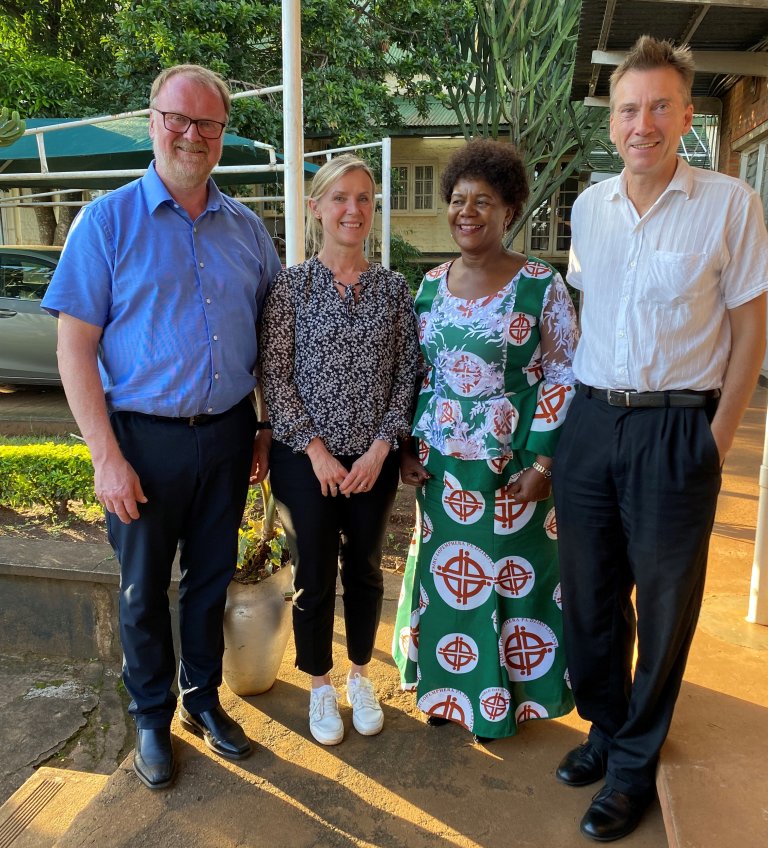 A photo from Statistics Norway's visit to Malawi showing the assessment team from SSB (Rune Gløersen, Irene Tuveng and Kristian Lønø) with the Commissioner of Statistics at the NSO of Malawi, Lizzie Chikoti.