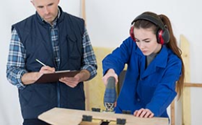 Flere innvandrere går i lære